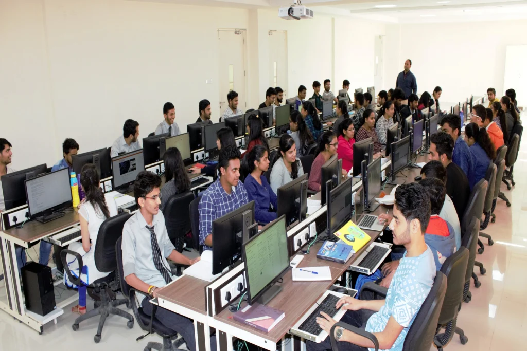 School of Computer Science and Information Technology SUAS