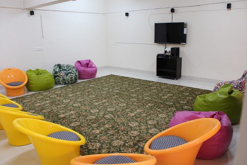symbiosis-hostel-common-room-500x334